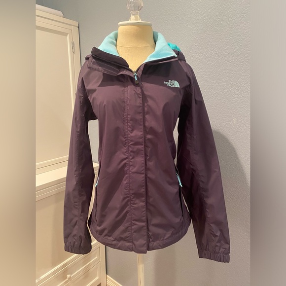 The North Face - Women’s DryVent Rain Jacket - Size Medium - Picture 3 of 12